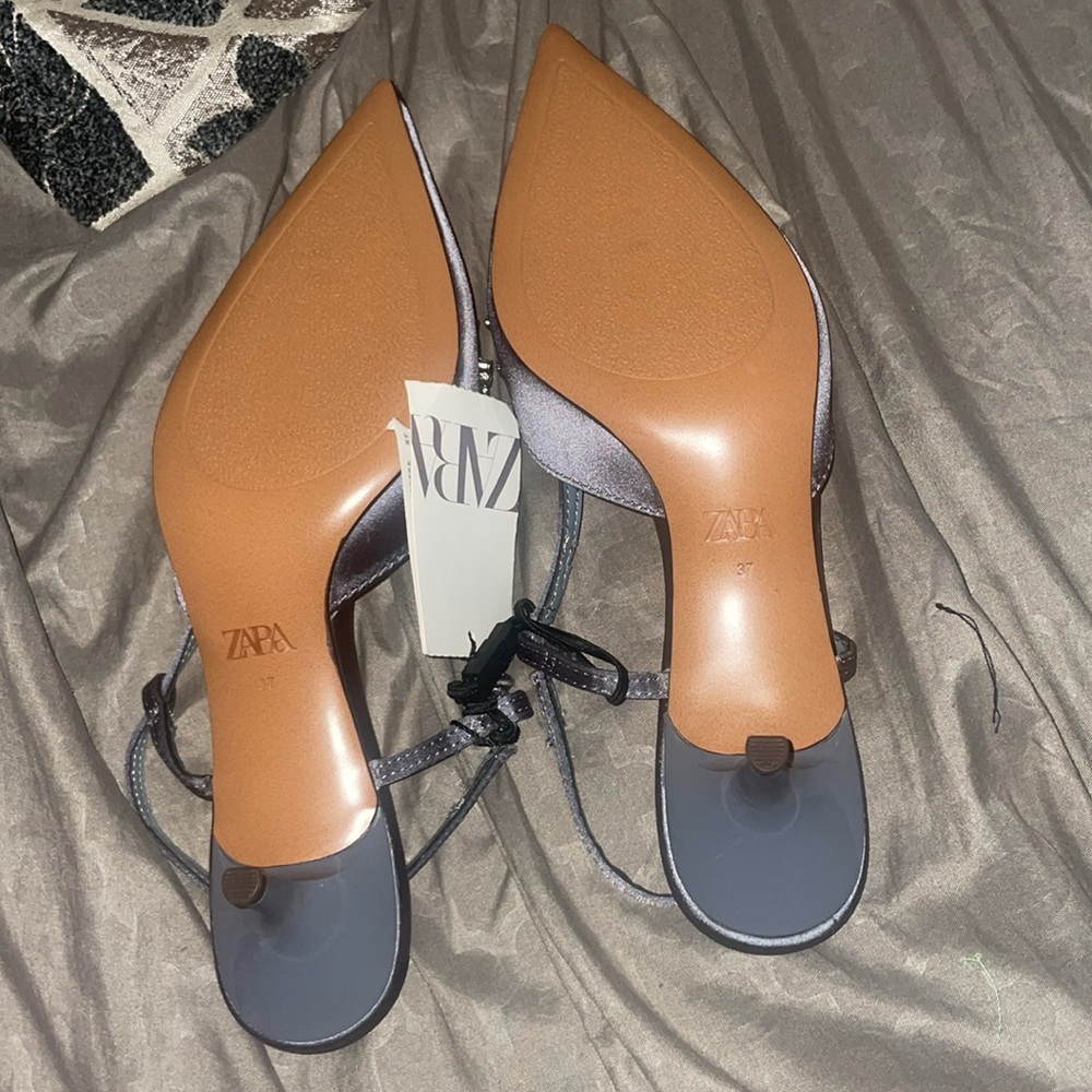 Sold ✨Host Pick✨ Zara RHINESTONE SLING BACK HEELS - Picture 12 of 15